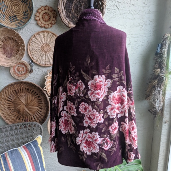 American Eagle Outfitters Accessories - American Eagle Outfitters kimono floral wrap GUC